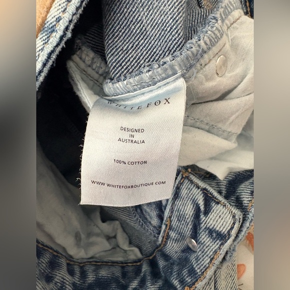 White Fox boyfriend jeans straight leg light wash size medium - Picture 5 of 10